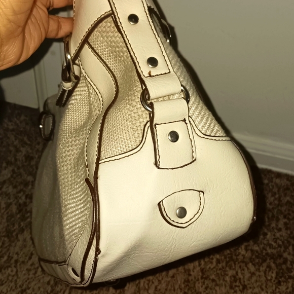 Stone Mountain Shoulder bag - Picture 5 of 7